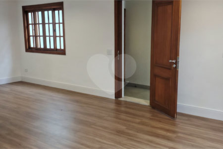 Casa de Vila à venda com 3 quartos, sendo 2 suítes, em Santo Amaro, São Paulo, SP
