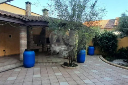Sobrado à venda com 4 quartos, sendo 1 suíte, em Jardim Pinheiros, São Paulo, SP