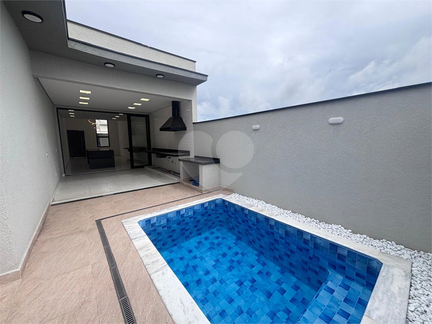 Casa à venda com 3 suítes no condomínio Campos do Conde I e II, Sorocaba - SP