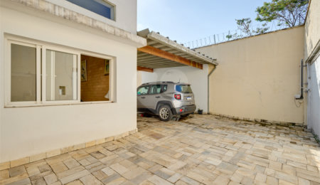 Casa à venda com 5 quartos, sendo 3 suítes, no condomínio Triplex, São Paulo - SP