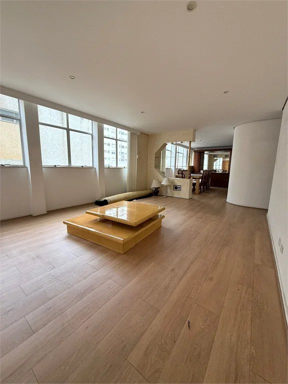 Triplex à venda ou para alugar com 3 suítes em Vila Suzana, São Paulo, SP