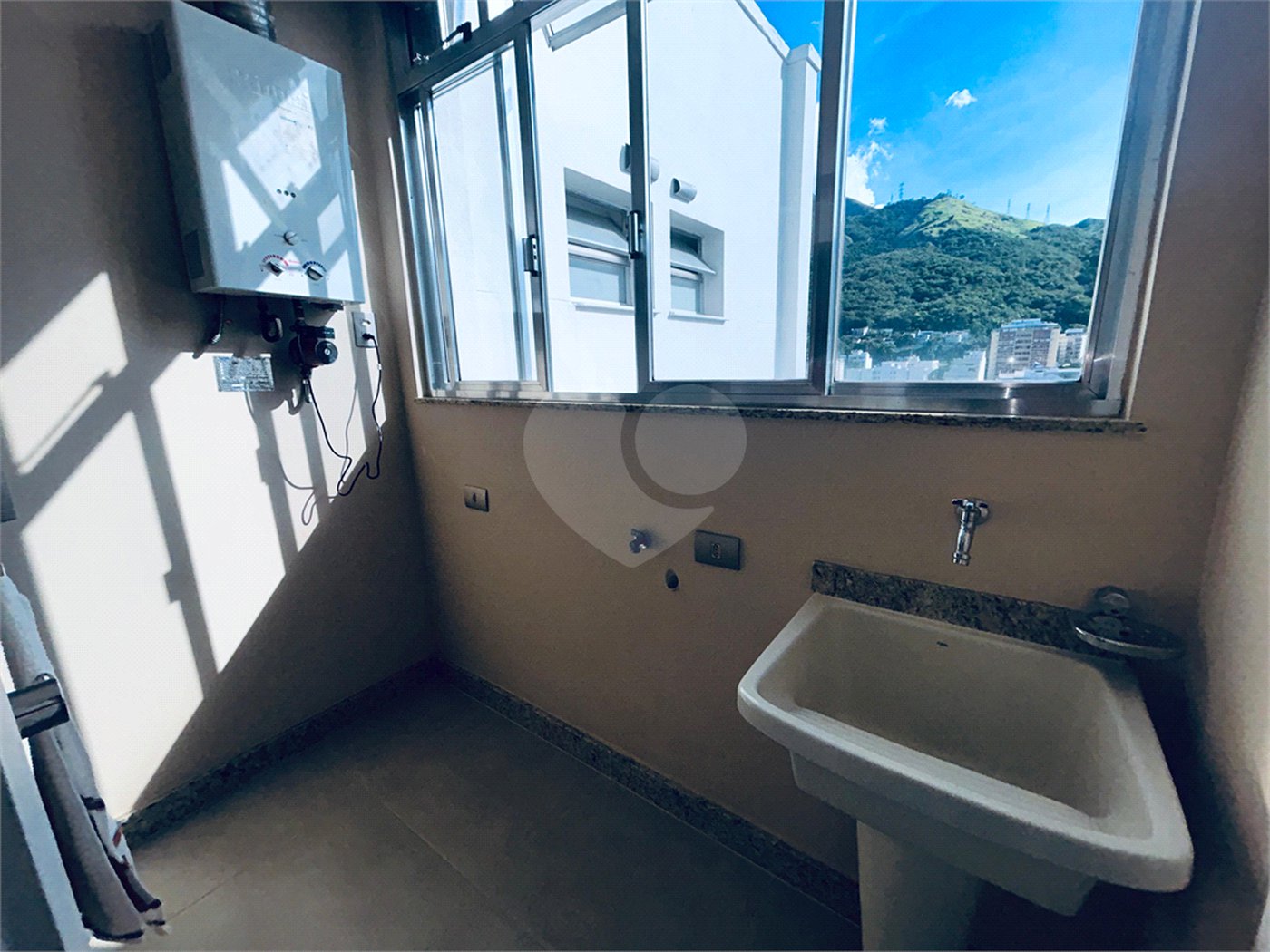 Apartamento à venda com 2 quartos, sendo 1 suíte, em Grajaú, Rio de Janeiro, RJ