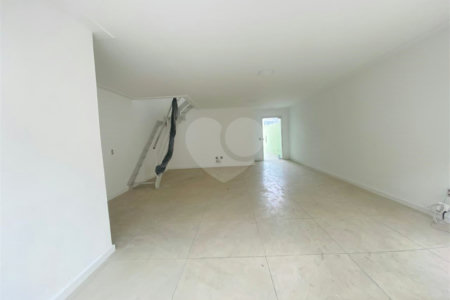 Casa à venda com 3 quartos, sendo 1 suíte, em Campo Grande, Rio de Janeiro, RJ