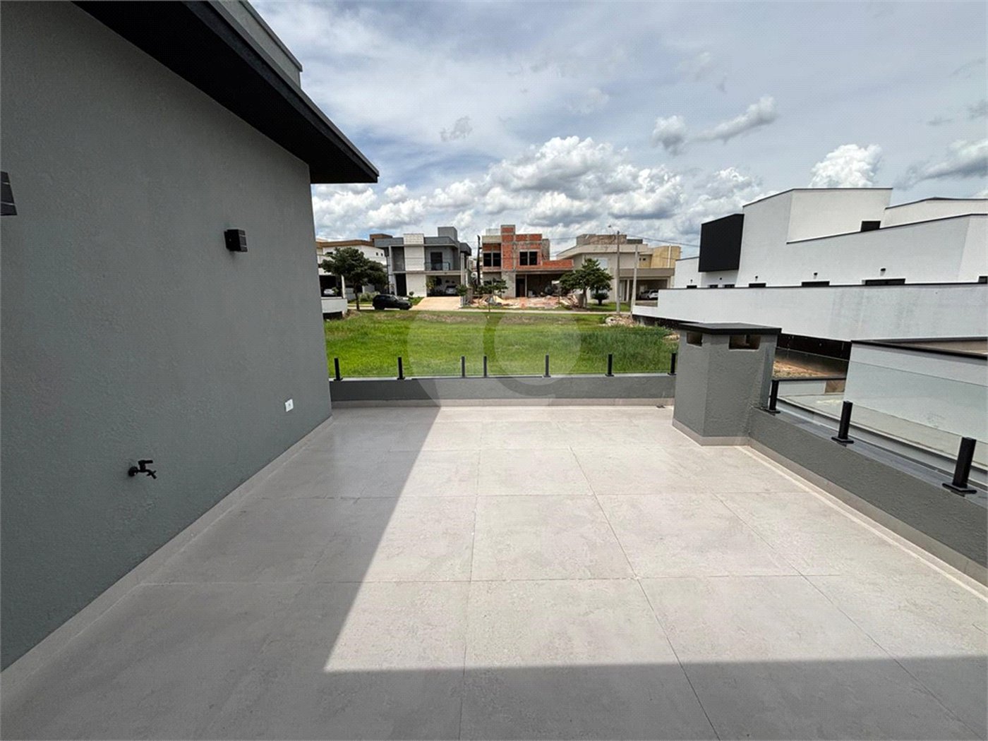Sobrado à venda com 4 suítes em Residencial Central Parque, Salto, SP