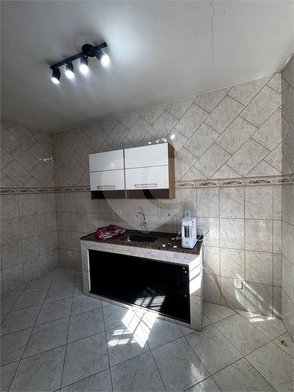Casa à venda com 3 quartos, sendo 1 suíte, no condomínio Village da Posse, Rio de Janeiro - RJ