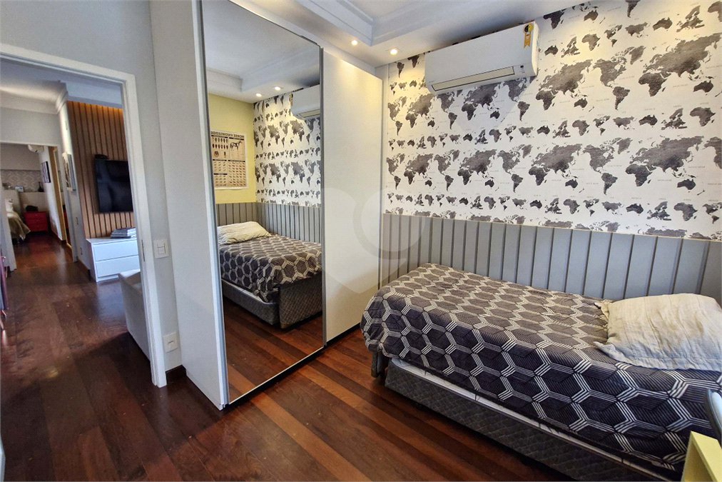 Casa à venda com 4 quartos, sendo 3 suítes,  no condomínio Le Lis Vert Village, São Paulo - SP