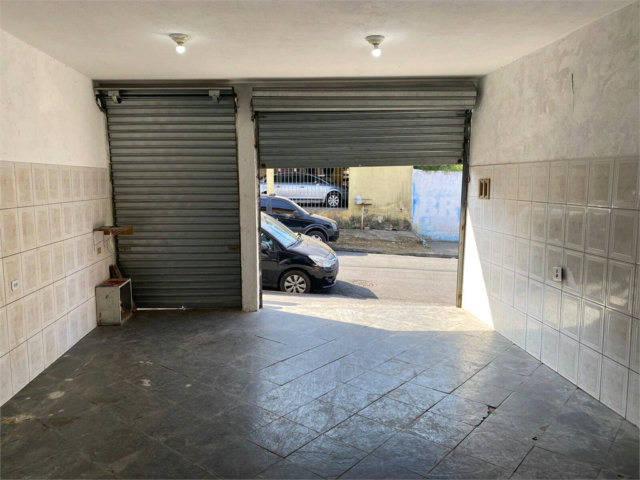 Salão Comercial para alugar em Vila Júlia, Poá, SP