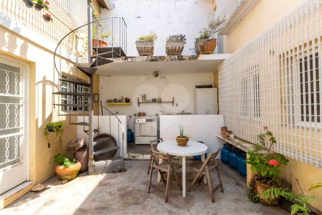 Sobrado à venda com 4 quartos, sendo 2 suítes, em Brooklin, São Paulo, SP