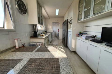 Apartamento à venda com 3 suítes em Vila Progredior, São Paulo, SP