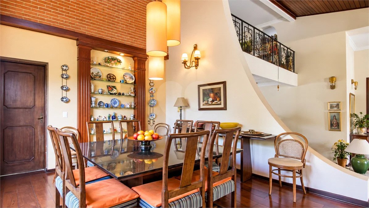 Casa à venda com 5 quartos, sendo 4 suítes, em Interlagos, São Paulo, SP