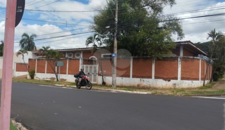Casa à venda com 5 quartos, sendo 3 suítes,  em Vila Sedenho, Araraquara, SP