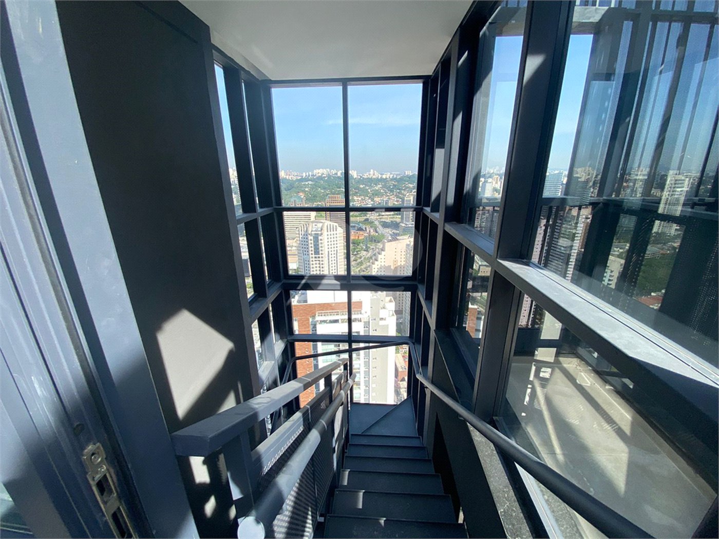 Apartamento à venda com 3 suítes em Jardim das Acácias, São Paulo, SP