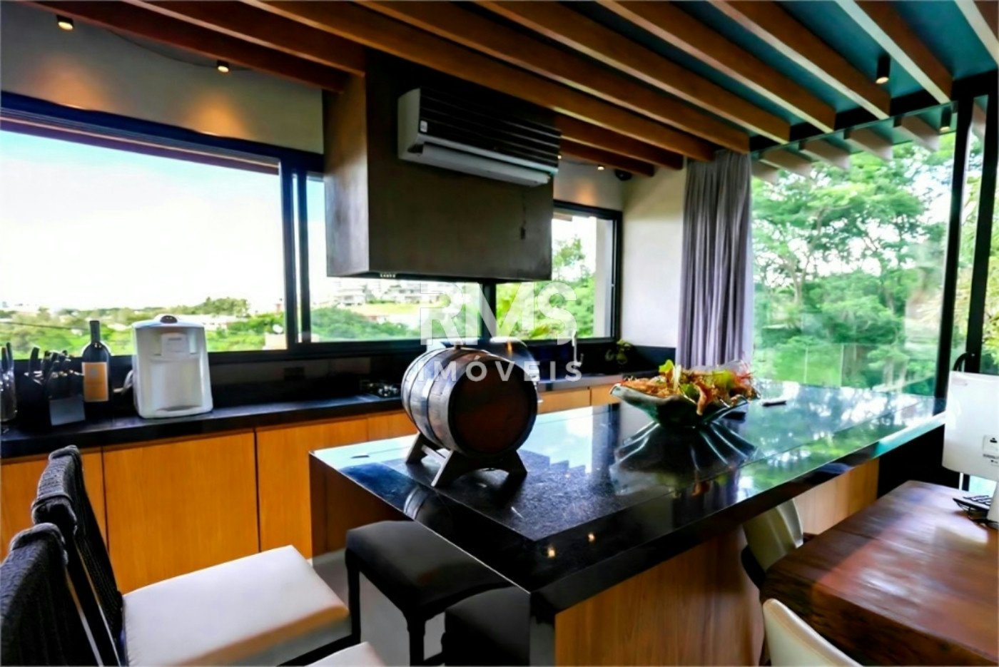Casa à venda com 5 suítes no condomínio Plaza Athenee, Itu - SP