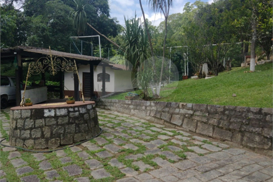Casa à venda com 4 quartos, sendo 2 suítes,  no condomínio Cinco Lagos, Mairiporã - SP