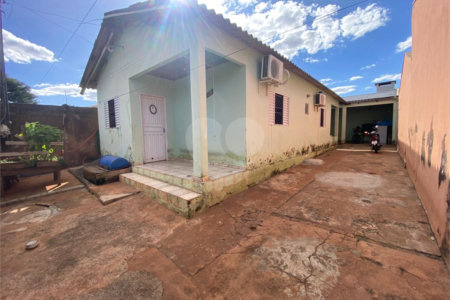 Casa à venda com 2 quartos em Residencial Ponta Porã I, Ponta Porã, MS