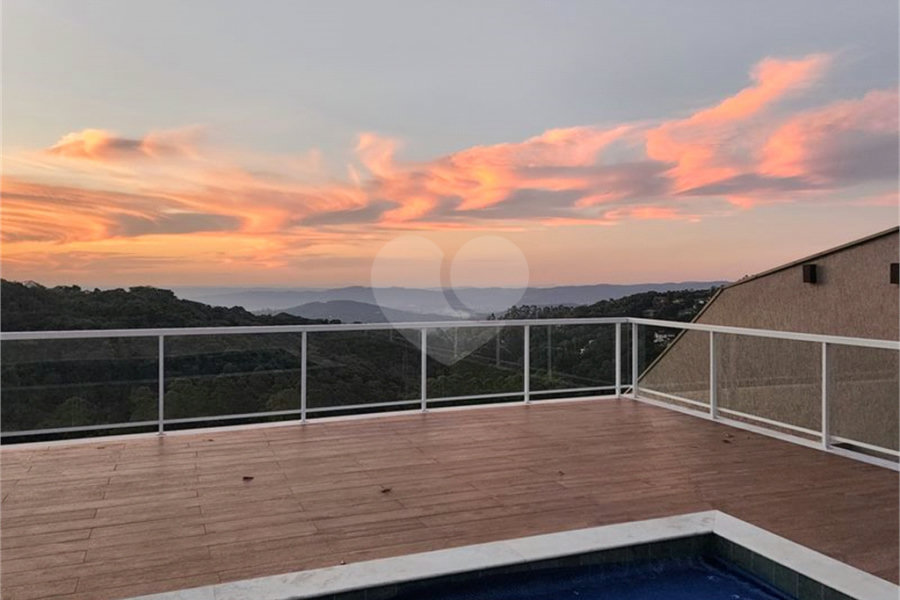 Casa à venda com 3 suítes no condomínio Parque Imperial da Cantareira, Mairiporã - SP