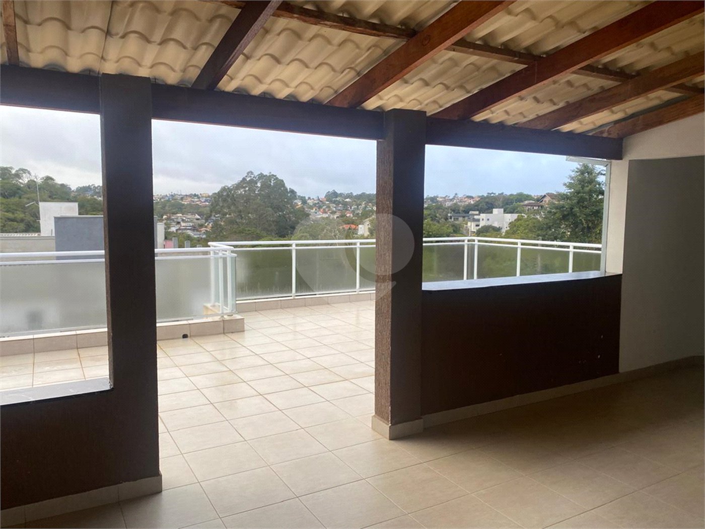 Casa à venda com 3 quartos, sendo 1 suíte, no condomínio Terras de Santa Adelia, Vargem Grande Paulista - SP