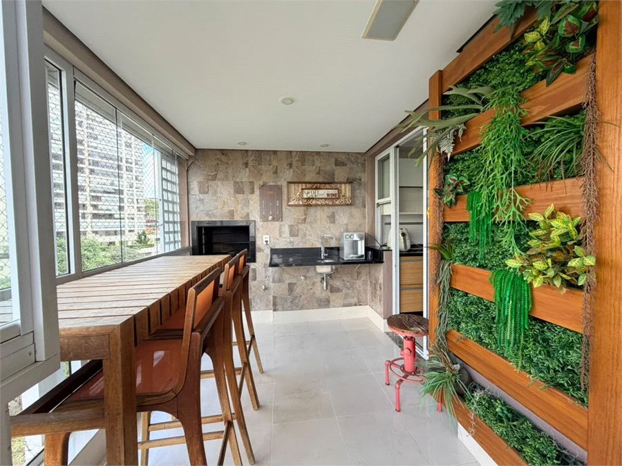 Apartamento à venda com 3 suítes em Vila Mariana, São Paulo, SP