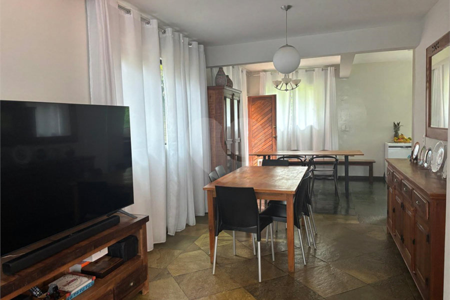 Sobrado à venda com 3 quartos, sendo 1 suíte, em Samambaia, Mairiporã, SP