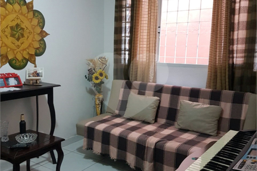 Casa à venda com 4 quartos, sendo 2 suítes, no condomínio Ibiratiba, São Paulo - SP