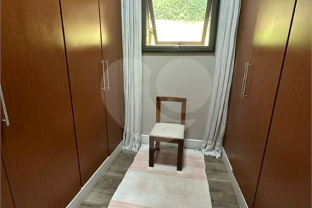 Casa à venda com 4 quartos, sendo 2 suítes,  no condomínio Chacara Marques, Santana de Parnaíba - SP