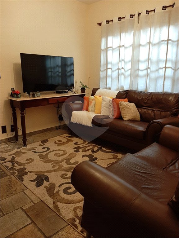 Casa Térrea à venda com 3 quartos, sendo 1 suíte, em Vila Lavínia, Mogi das Cruzes, SP