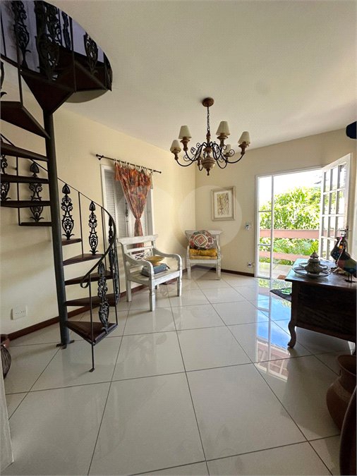 Casa em condomínio à venda com 3 quartos, sendo 2 suítes,  em Peró, Cabo Frio, RJ