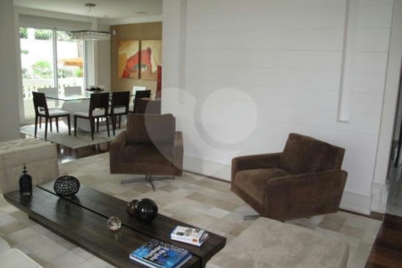 Casa à venda ou para alugar com 4 suítes no condomínio Villa Imperial, São Paulo - SP