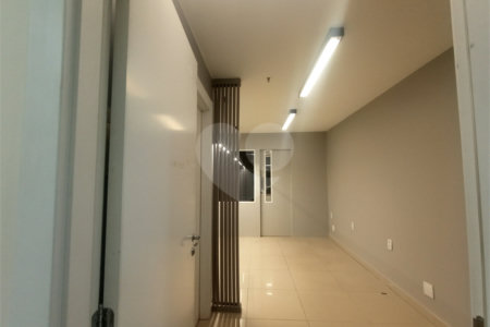 Sala para alugar em Del Castilho, Rio de Janeiro, RJ