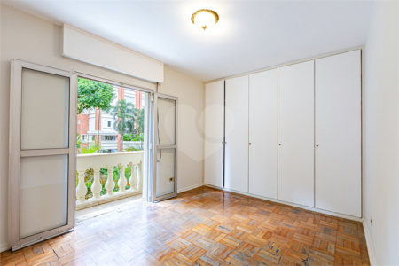 Apartamento à venda com 3 quartos, sendo 1 suíte, em Cerqueira César, São Paulo, SP