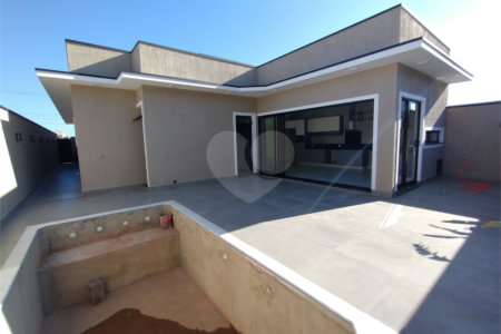 Casa à venda com 3 suítes no condomínio Residencial Golden Ville, Itapetininga - SP