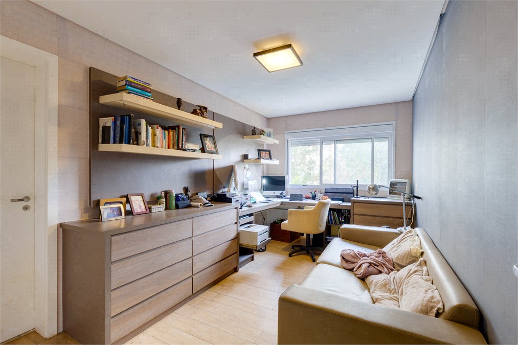 Apartamento à venda com 4 suítes em Jardim Marajoara, São Paulo, SP