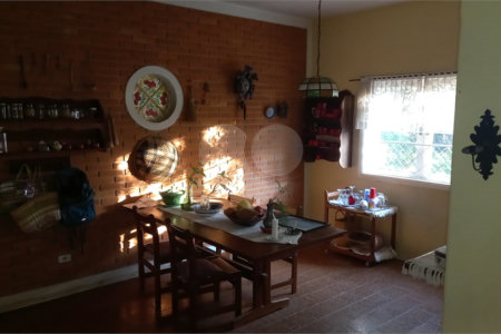 Casa à venda ou para alugar com 4 quartos, sendo 1 suíte, no Centro, Vinhedo, SP