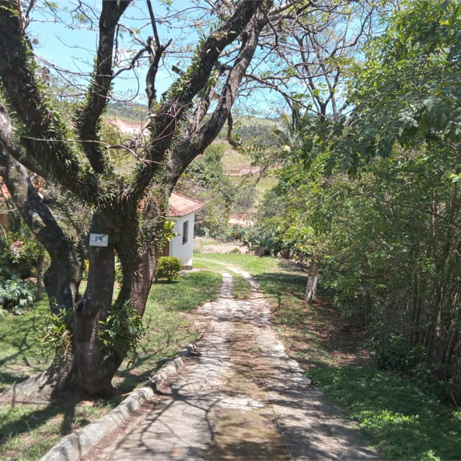 Área de Terra à venda com 3 quartos, sendo 1 suíte, no Centro, Bom Jesus dos Perdões, SP