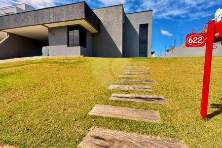 Casa à venda com 3 suítes no condomínio Village Ipanema 2, Araçoiaba da Serra - SP