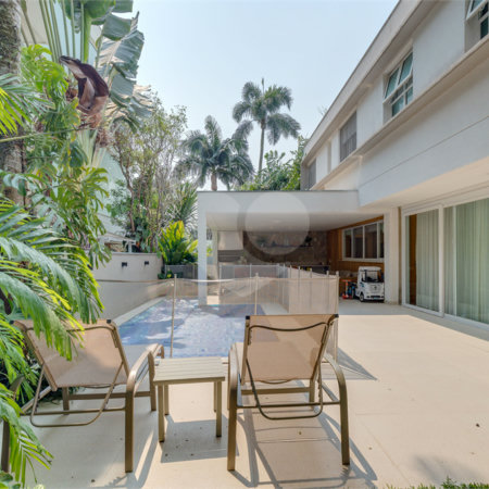 Casa à venda com 3 suítes no condomínio Residencial Canumã, São Paulo - SP