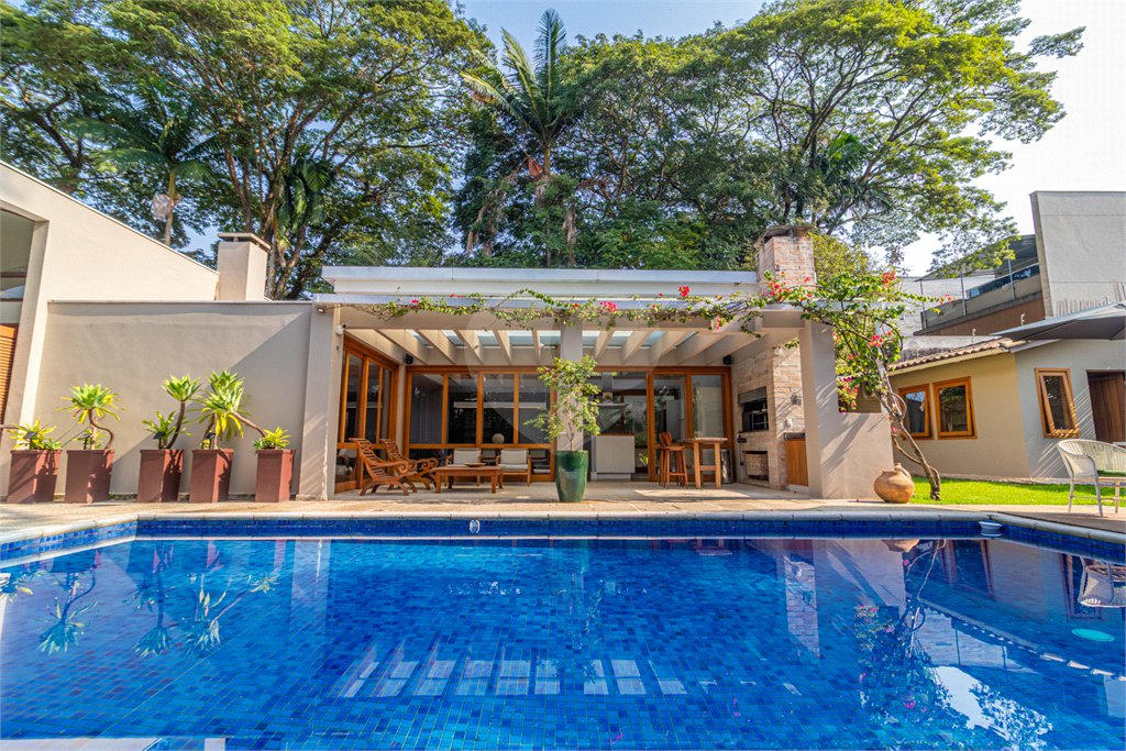 Casa à venda com 4 suítes em Campo Belo, São Paulo, SP