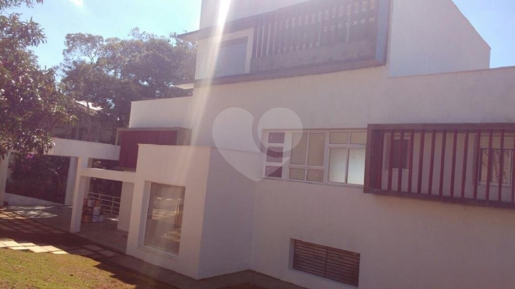 Sobrado à venda com 3 suítes em Seerra da Cantareira, Mairiporã, SP