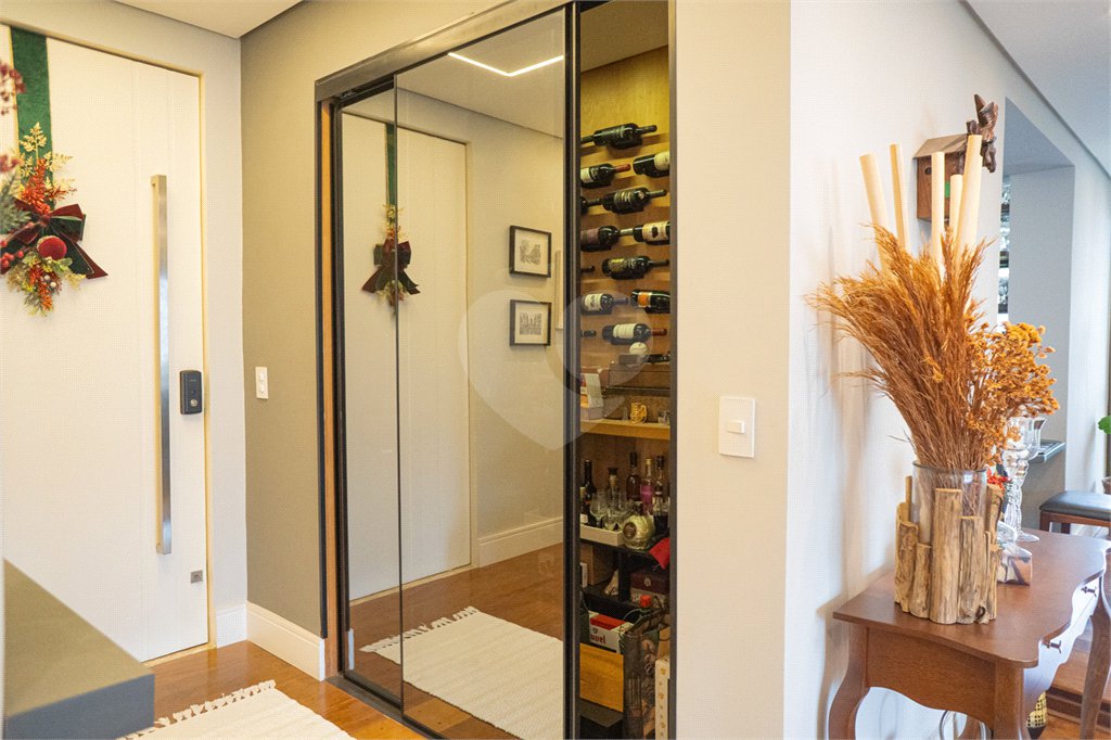 Apartamento à venda com 4 quartos, sendo 3 suítes, em Perdizes, São Paulo, SP