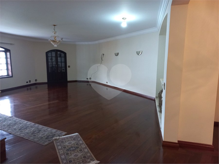 Sobrado à venda ou para alugar com 4 quartos, sendo 1 suíte,  em Barro Branco (zona Norte), São Paulo, SP