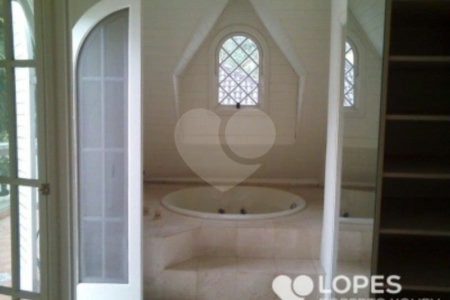 Casa à venda com 6 quartos, sendo 2 suítes, no condomínio Lago Azul Residencial e Golfe, Araçoiaba da Serra - SP