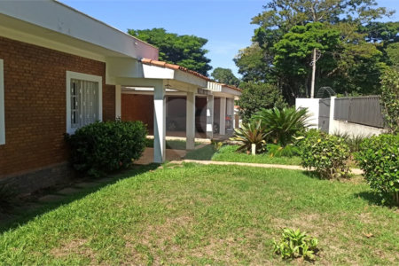 Casa à venda com 4 quartos, sendo 1 suíte, em Vila Santista, Atibaia, SP