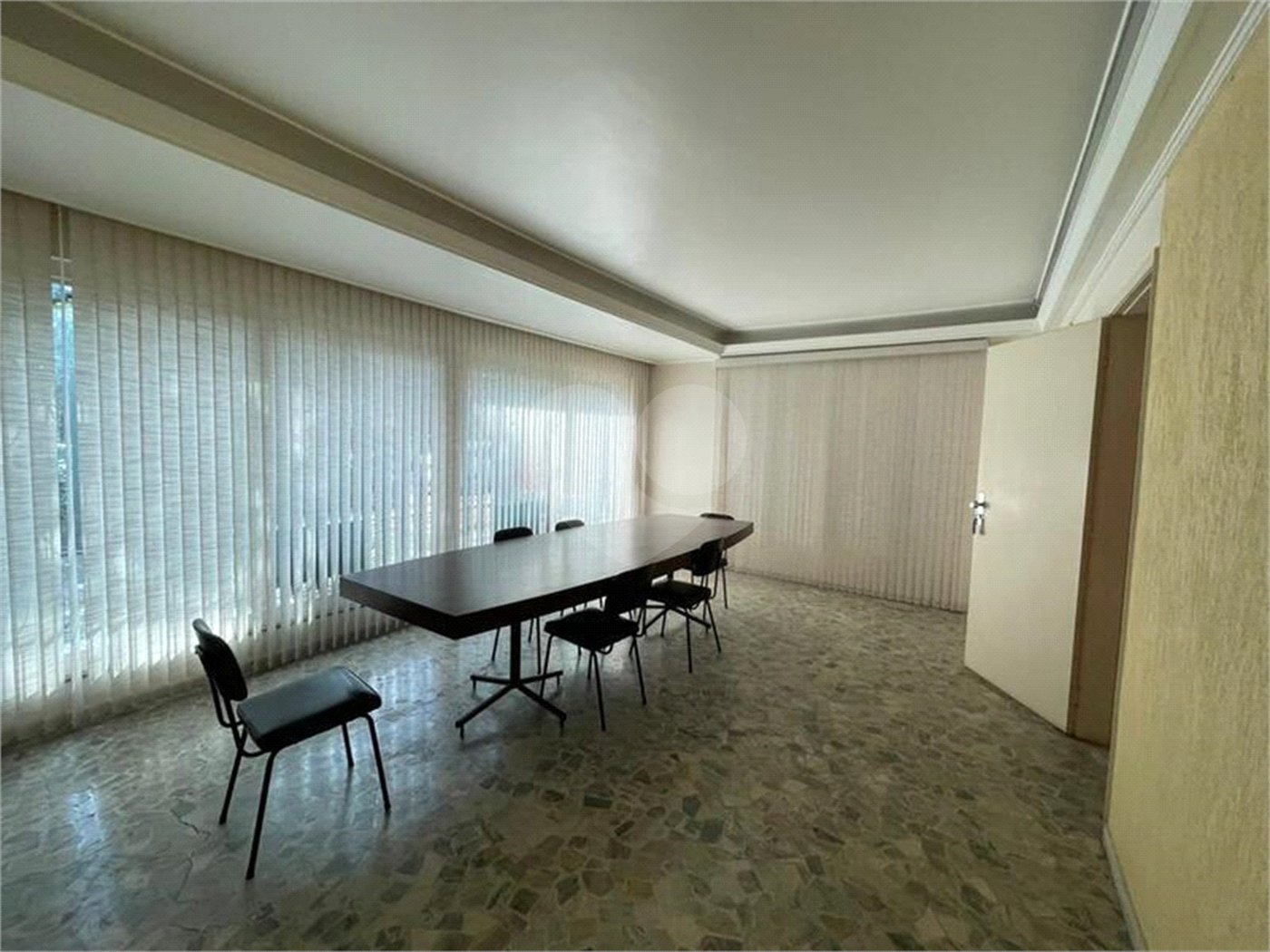 Sobrado à venda com 4 quartos, sendo 1 suíte, em Vila Congonhas, São Paulo, SP