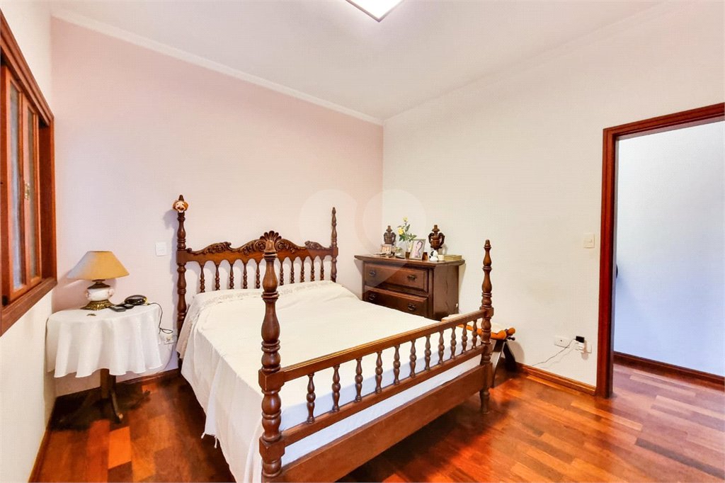 Casa à venda com 4 quartos, sendo 3 suítes, no condomínio Morada da Serra, São José dos Campos - SP