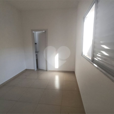 Casa à venda com 3 quartos, sendo 2 suítes, no condomínio Sollaris, Araraquara - SP