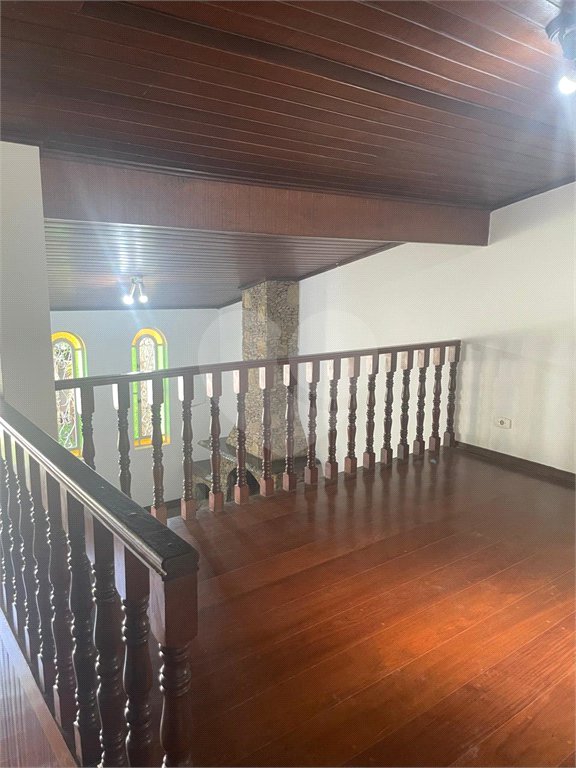 Sobrado à venda com 6 quartos, sendo 3 suítes,  em Dos Casa, São Bernardo do Campo, SP