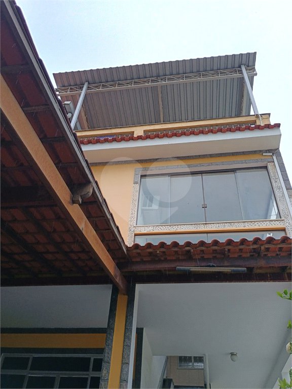 Casa à venda com 5 quartos, sendo 1 suíte, em Bangu, Rio de Janeiro, RJ