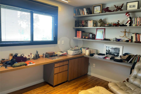 Casa à venda com 3 suítes no condomínio Reserva 8, São Paulo - SP