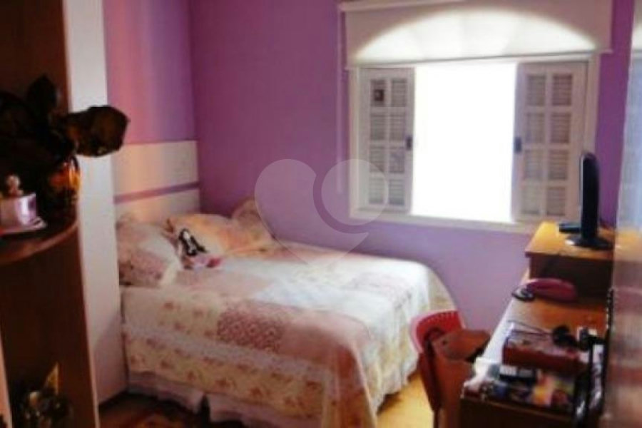 Sobrado à venda com 3 quartos, sendo 1 suíte, em Vila das Palmeiras, Guarulhos, SP