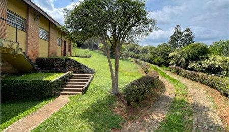 Sítio à venda com 3 quartos, sendo 1 suíte,  em Jardim Estância Brasil, Atibaia, SP